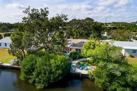 9665 2nd Street N St Petersburg FL 33702