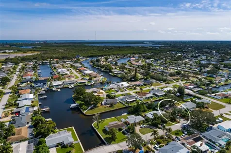 9665 2nd Street N St Petersburg FL 33702