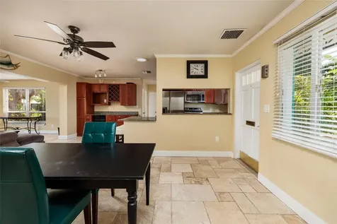 9665 2nd Street N St Petersburg FL 33702