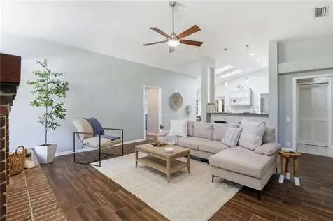 833 NW 45th Terrace Gainesville FL 32605