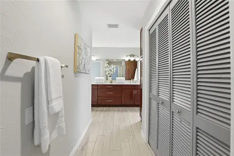 833 NW 45th Terrace Gainesville FL 32605