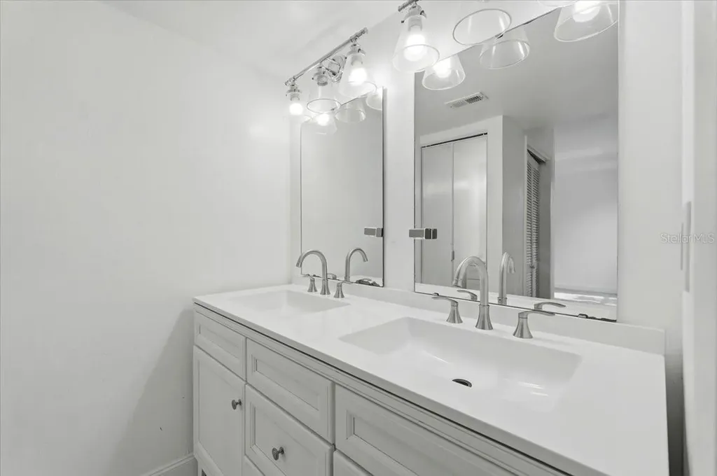 1836 N Crystal Lake Drive Lakeland FL 33801