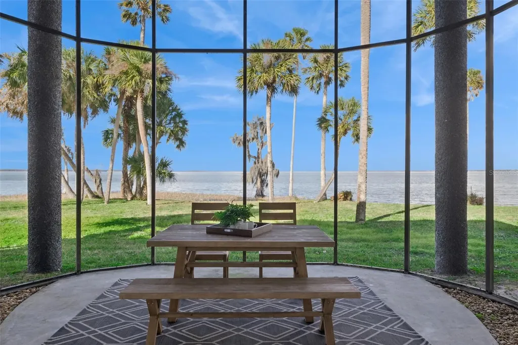 303 Waterwood Drive Yalaha FL 34797