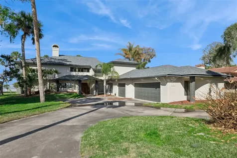 303 Waterwood Drive Yalaha FL 34797
