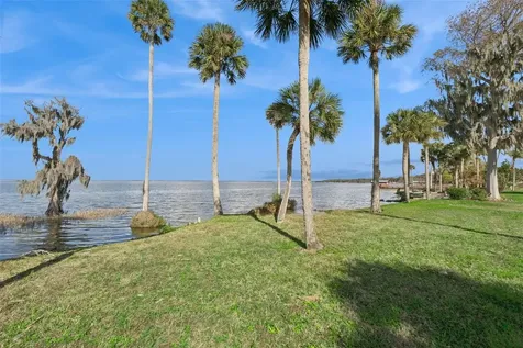 303 Waterwood Drive Yalaha FL 34797