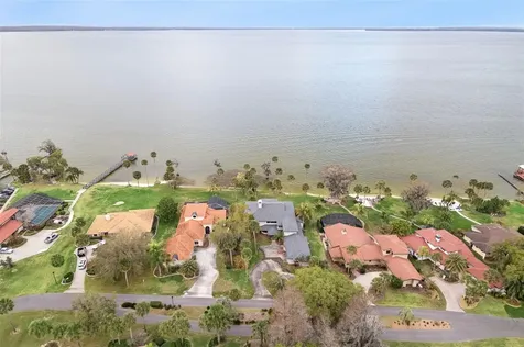 303 Waterwood Drive Yalaha FL 34797