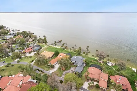 303 Waterwood Drive Yalaha FL 34797