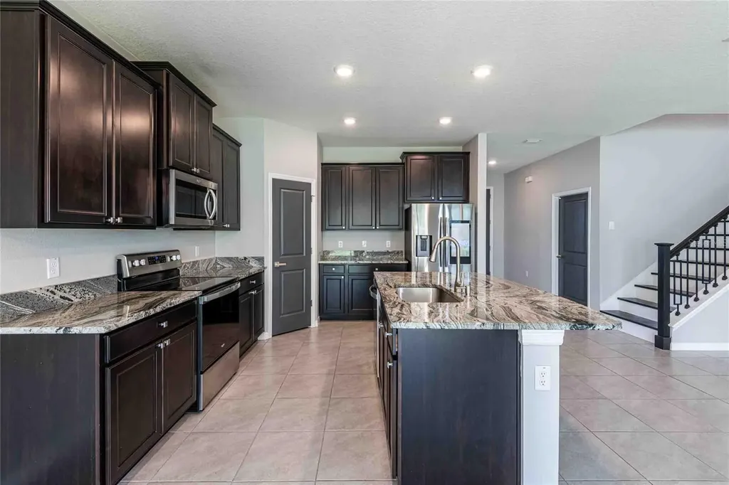 16620 Mooner Plank Circle Wimauma FL 33598