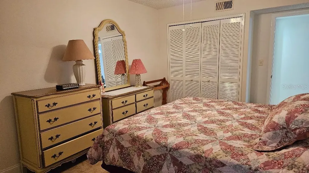 10035 63rd Avenue N St Petersburg FL 33708