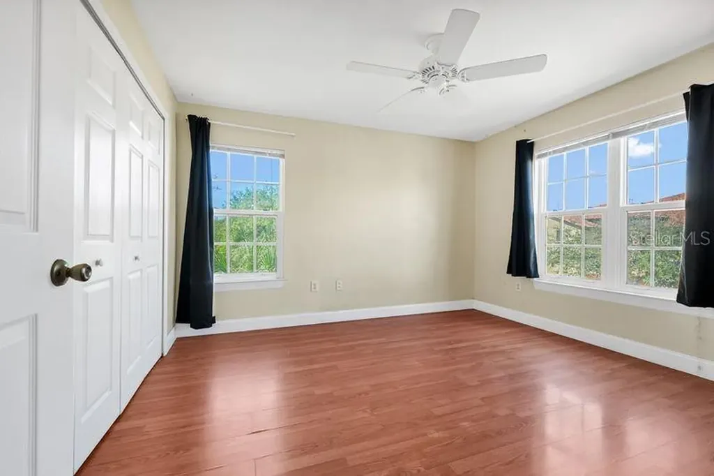 5471 Vineland Road Orlando FL 32811