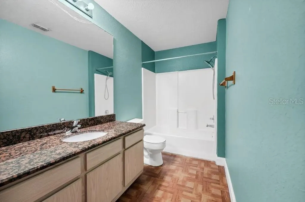 5471 Vineland Road Orlando FL 32811