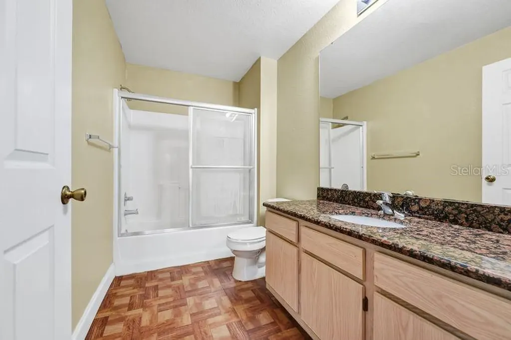 5471 Vineland Road Orlando FL 32811