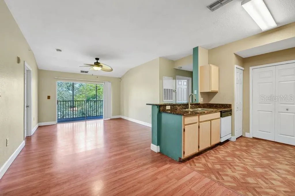 5471 Vineland Road Orlando FL 32811