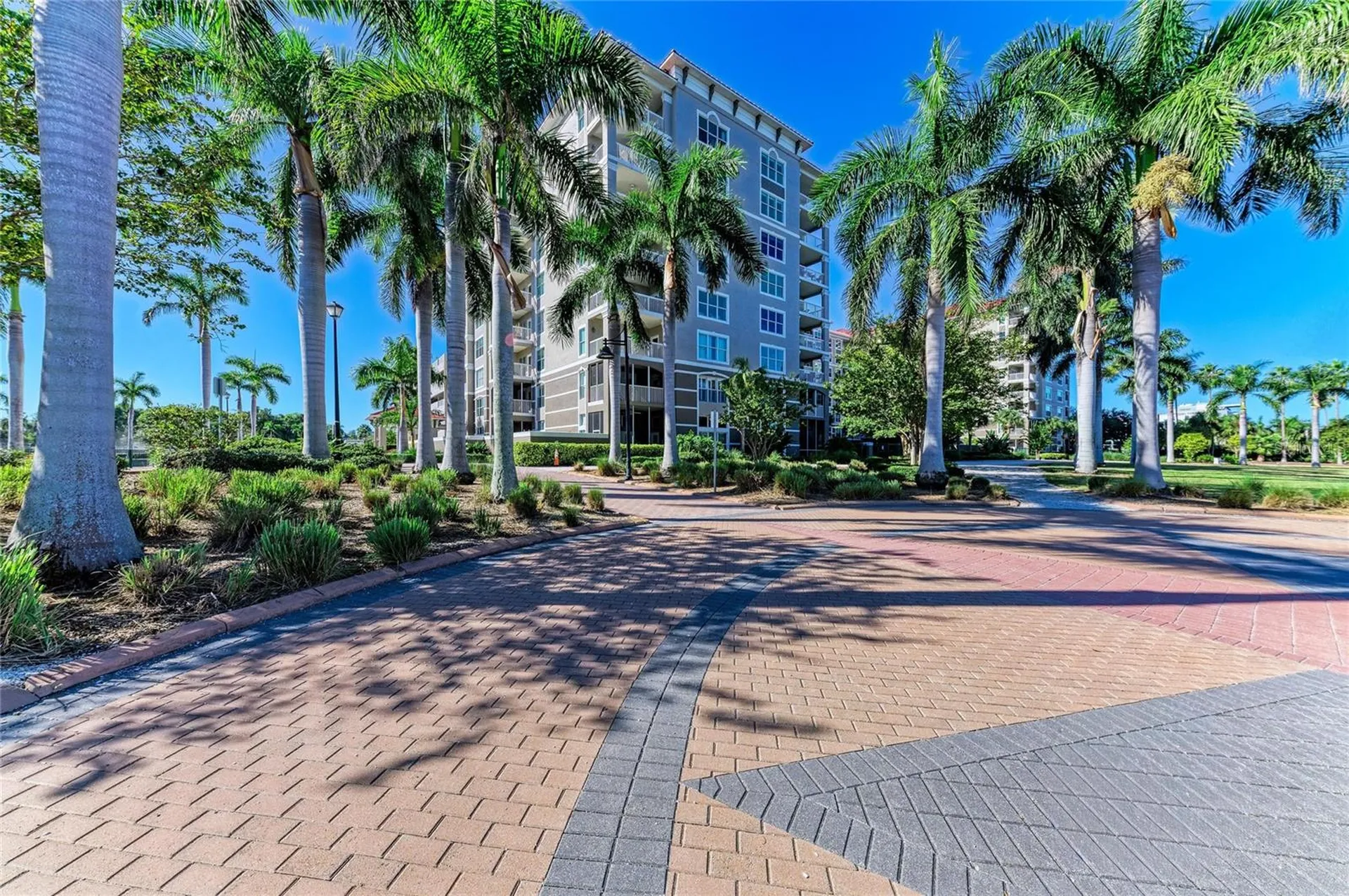 808 3rd Avenue W Bradenton FL 34205