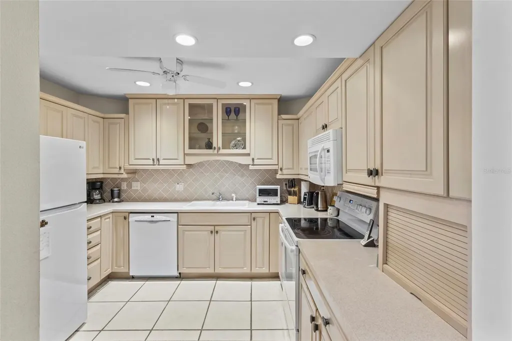 1633 Boathouse Circle Sarasota FL 34231