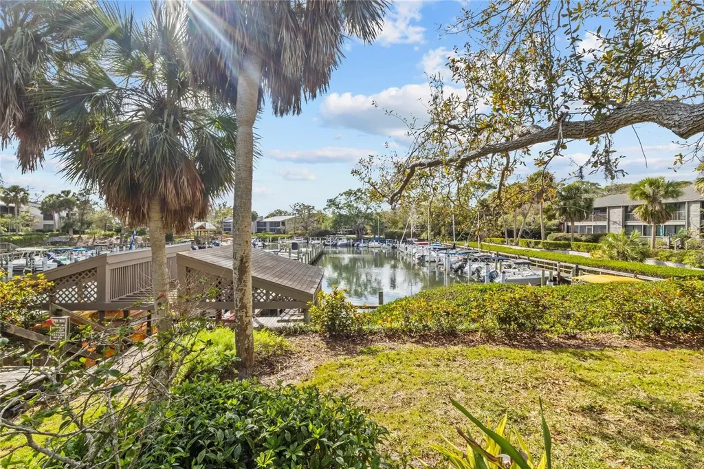 1633 Boathouse Circle Sarasota FL 34231