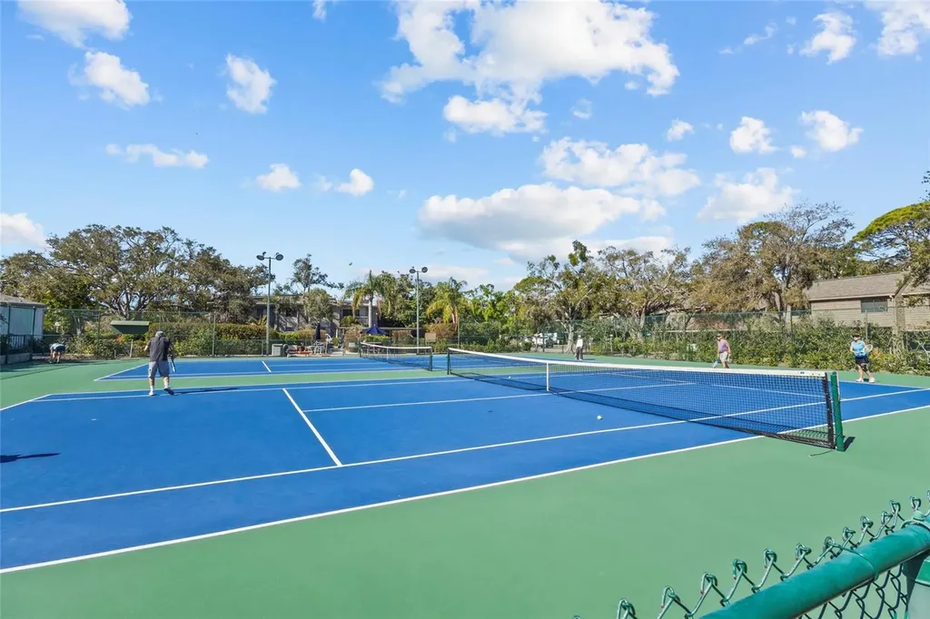 1633 Boathouse Circle Sarasota FL 34231