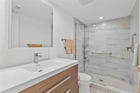 1633 Boathouse Circle Sarasota FL 34231