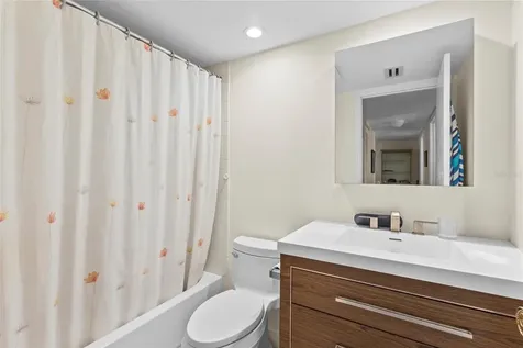 1633 Boathouse Circle Sarasota FL 34231