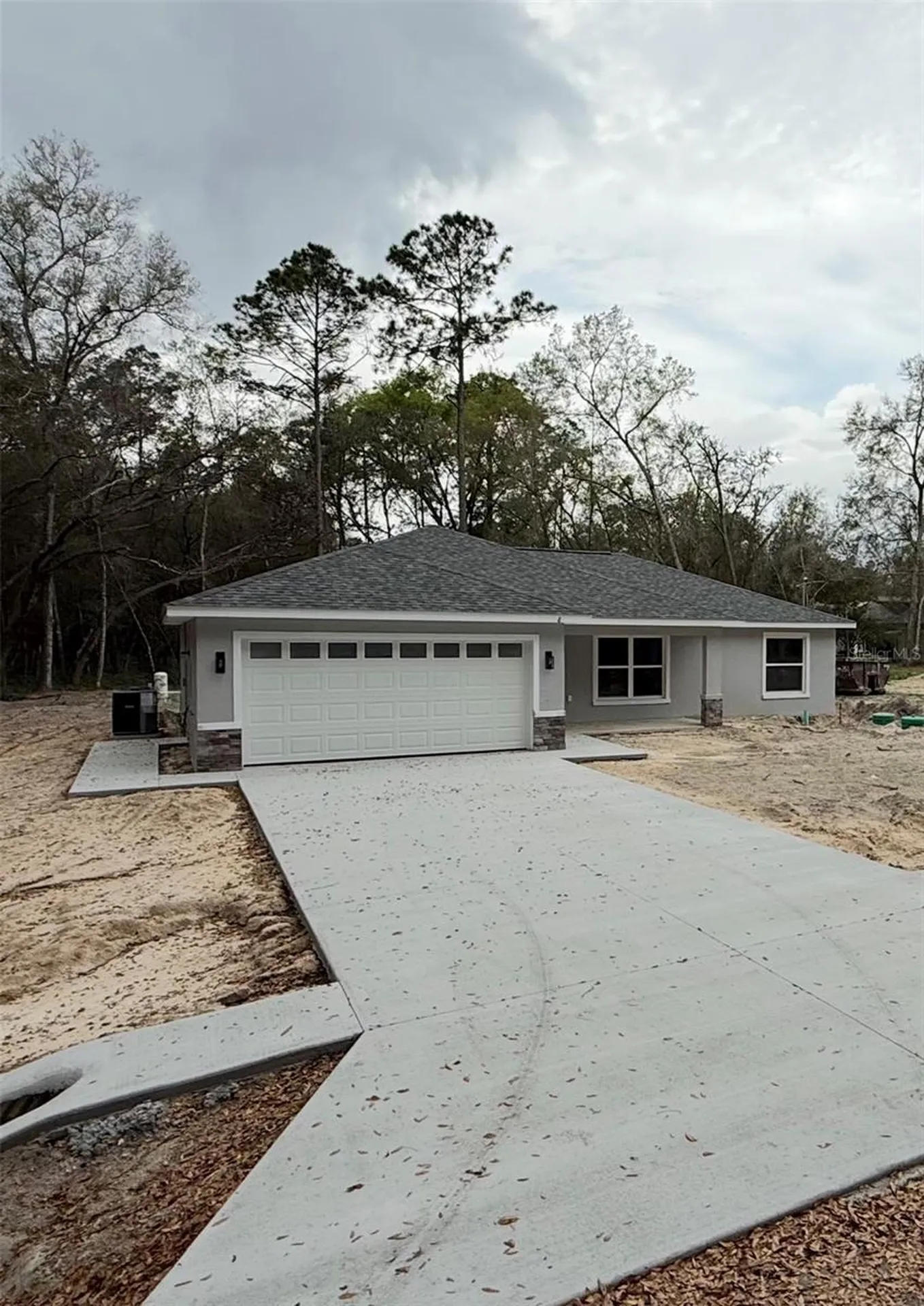8 Bay Pass Terrace Ocklawaha FL 32179