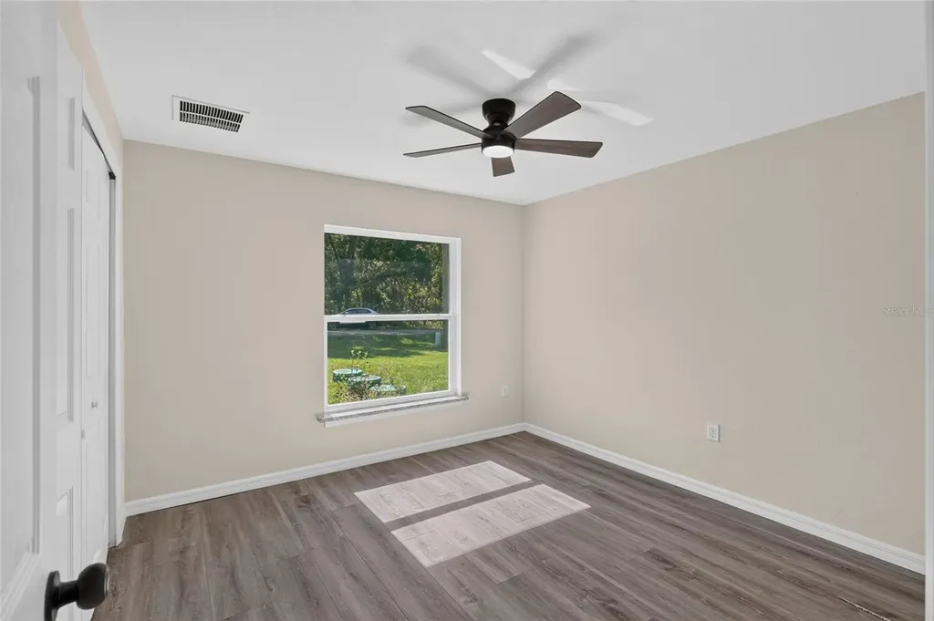 6 Bay Pass Terrace Ocklawaha FL 32179