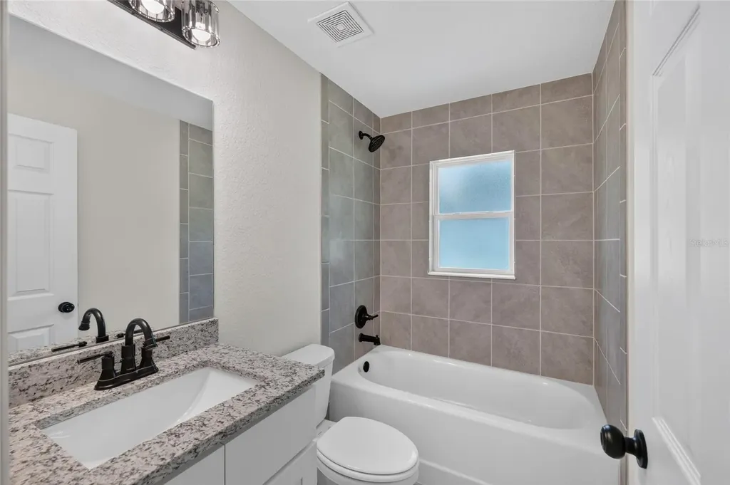 6 Bay Pass Terrace Ocklawaha FL 32179