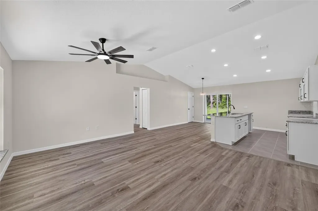 6 Bay Pass Terrace Ocklawaha FL 32179
