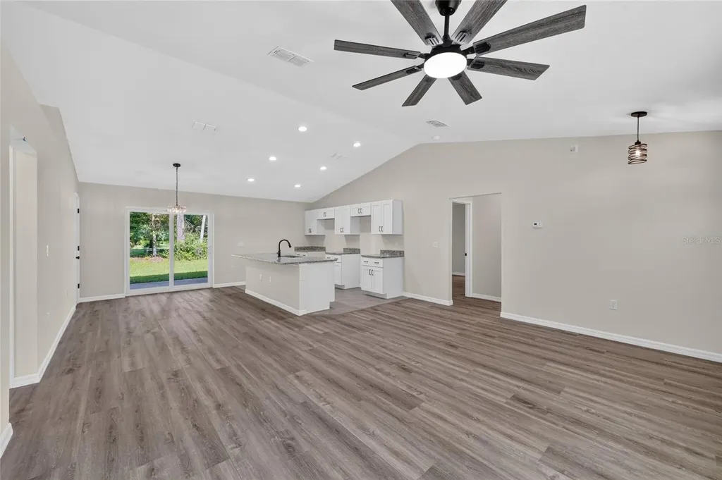 6 Bay Pass Terrace Ocklawaha FL 32179