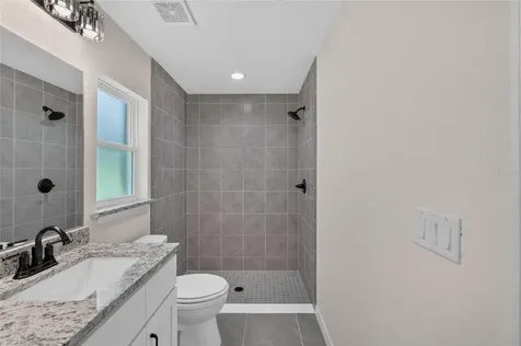 6 Bay Pass Terrace Ocklawaha FL 32179