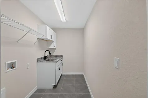 6 Bay Pass Terrace Ocklawaha FL 32179