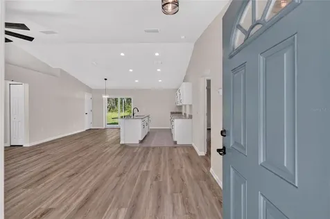 6 Bay Pass Terrace Ocklawaha FL 32179