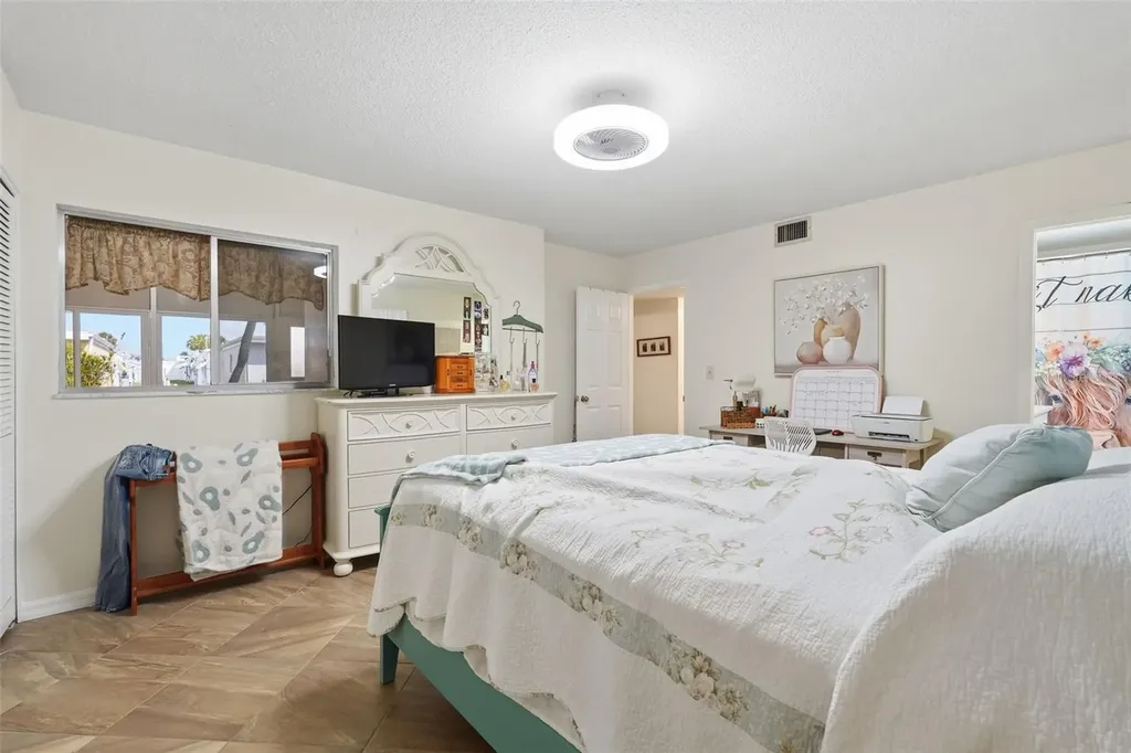 250 Rosery Road NW Largo FL 33770
