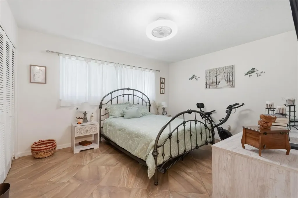 250 Rosery Road NW Largo FL 33770