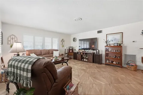 250 Rosery Road NW Largo FL 33770