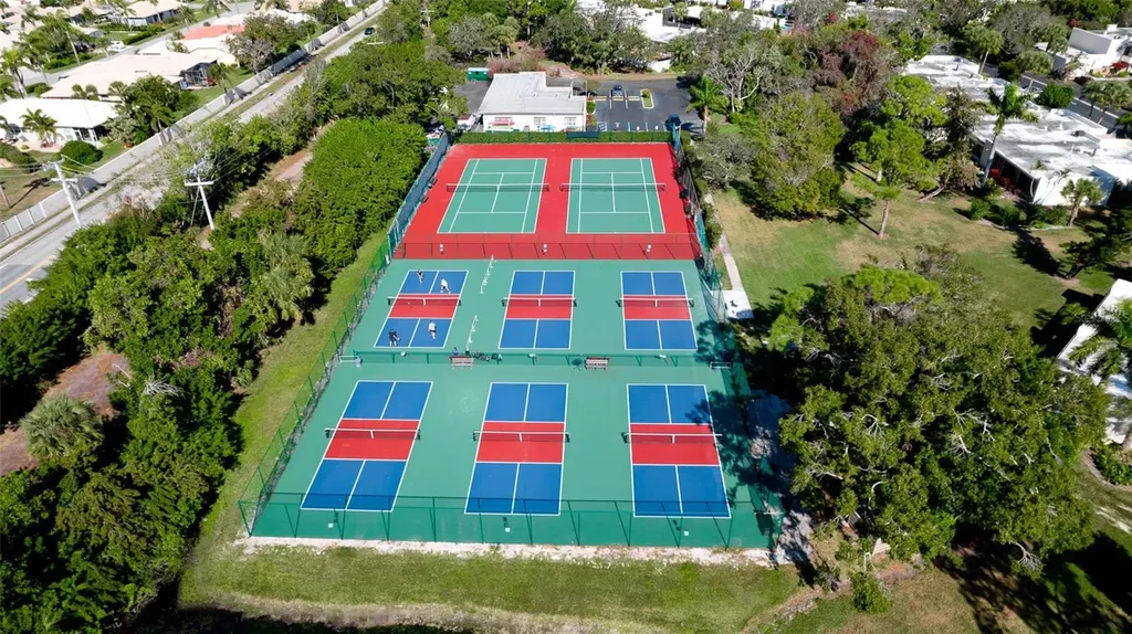 542 542 Lakeside Drive Bradenton FL 34210
