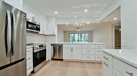 542 542 Lakeside Drive Bradenton FL 34210