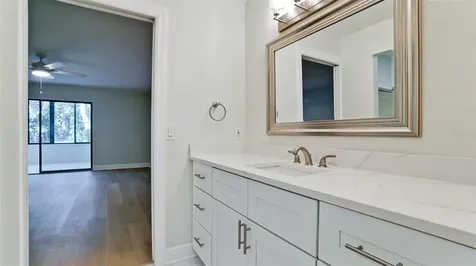 542 542 Lakeside Drive Bradenton FL 34210