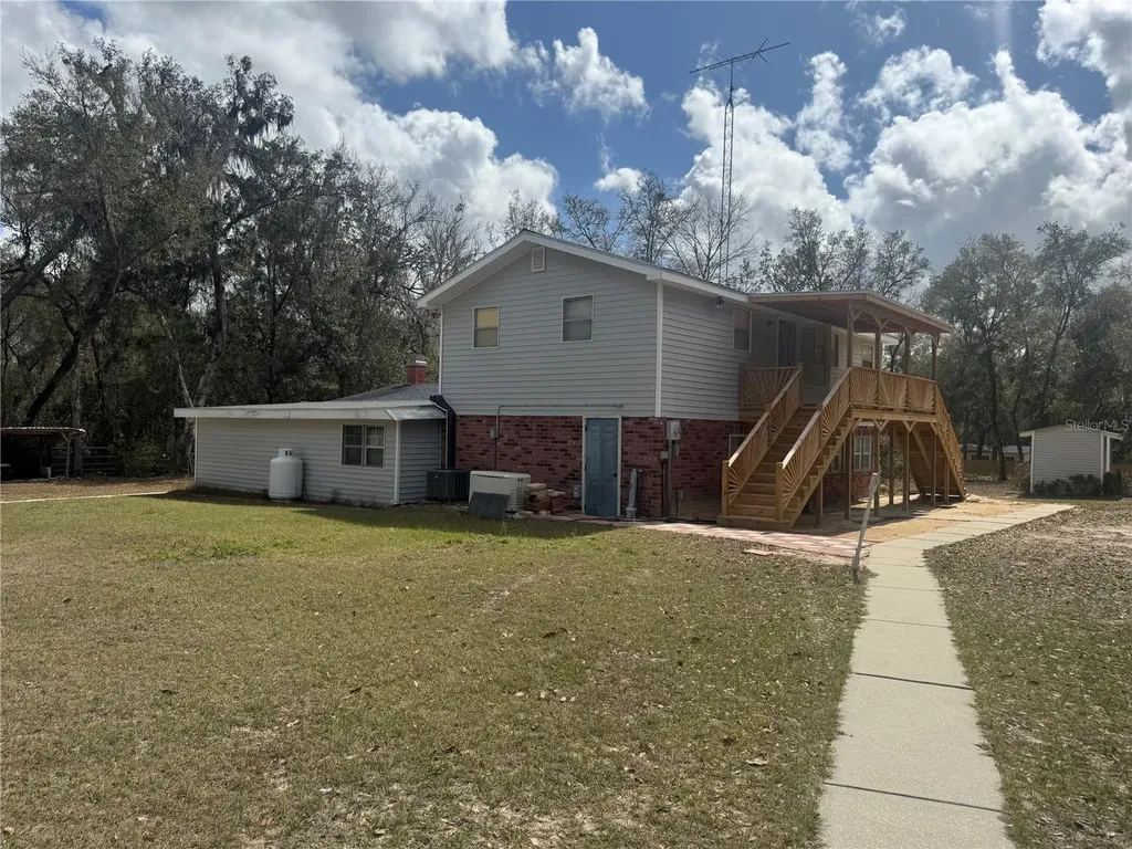 17645 NE 61st Street Road Silver Springs FL 34488