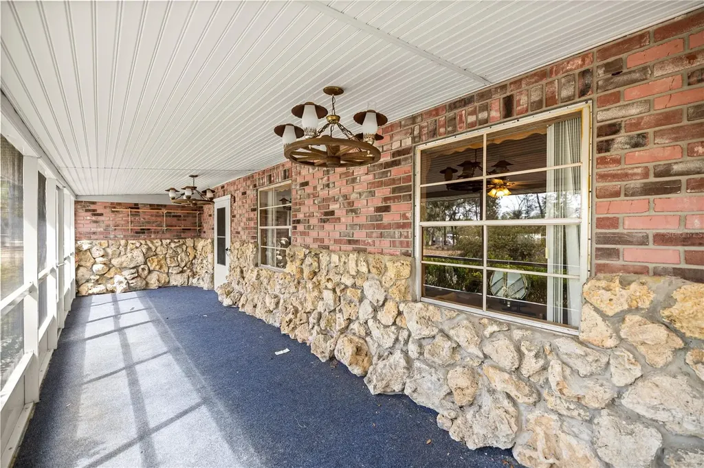 17645 NE 61st Street Road Silver Springs FL 34488