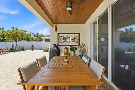 5225 Asher Court Sarasota FL 34232