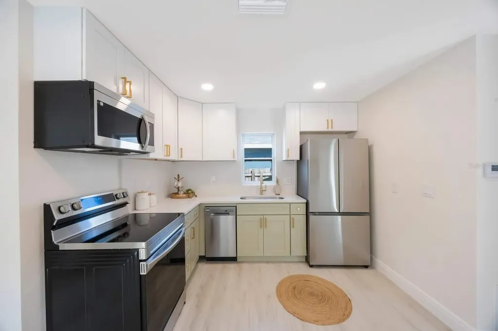 1160 36th Avenue N St Petersburg FL 33704
