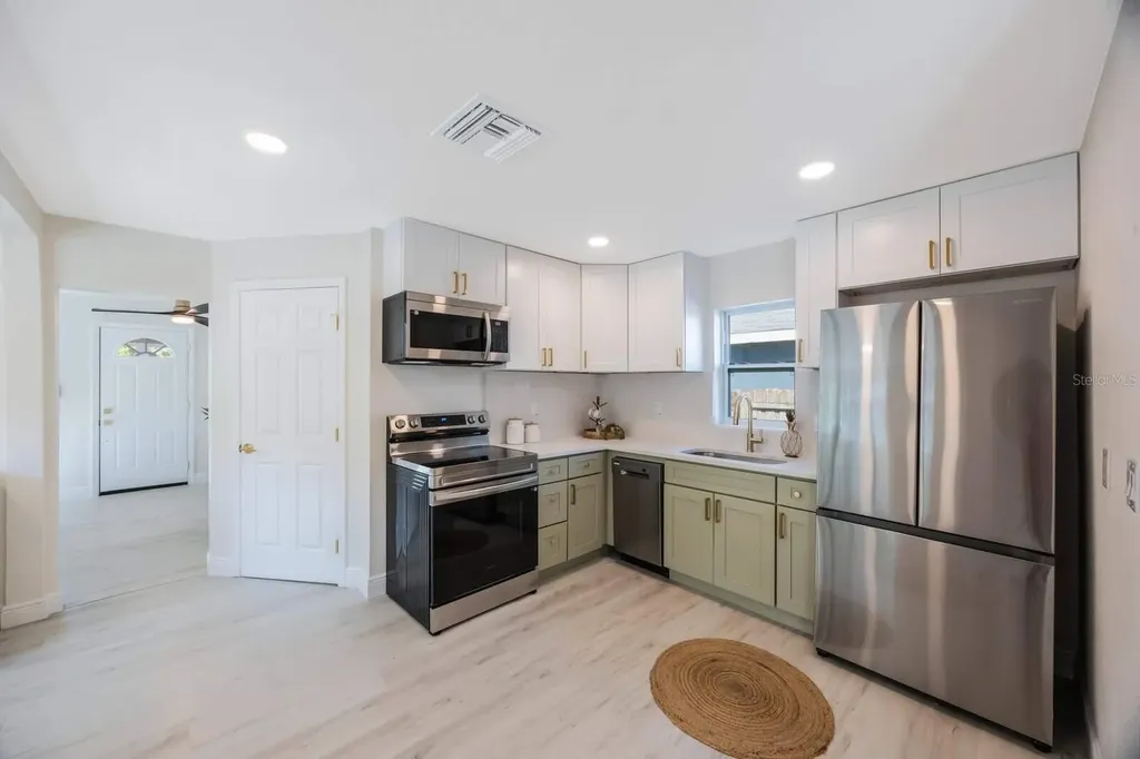 1160 36th Avenue N St Petersburg FL 33704