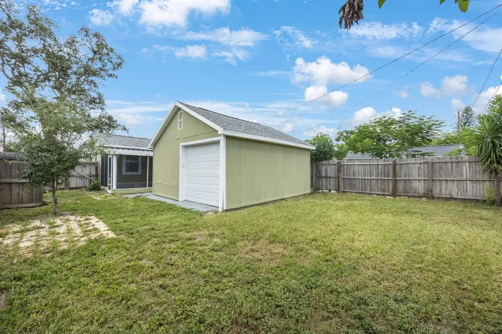 1160 36th Avenue N St Petersburg FL 33704