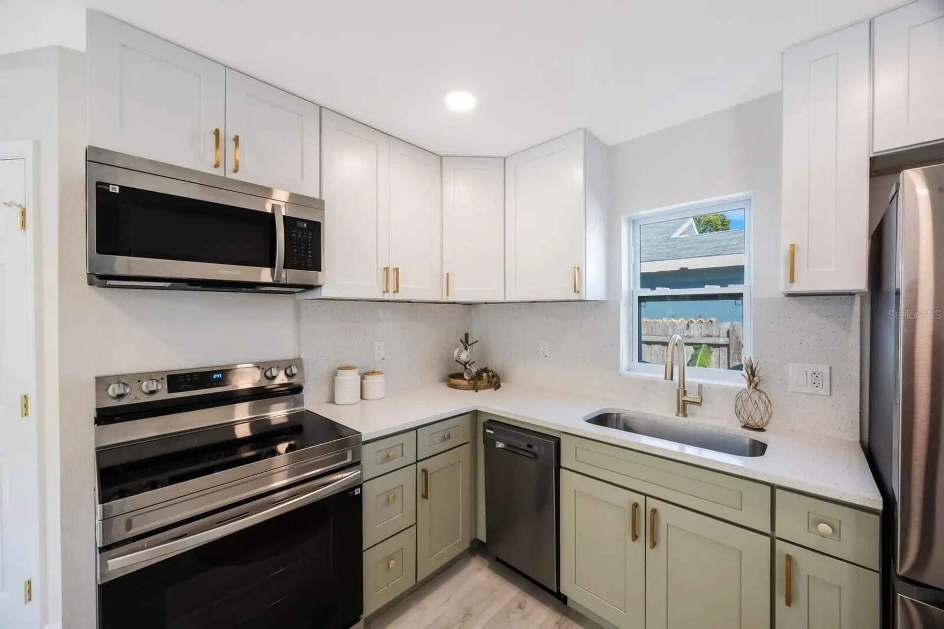 1160 36th Avenue N St Petersburg FL 33704