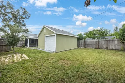 1160 36th Avenue N St Petersburg FL 33704