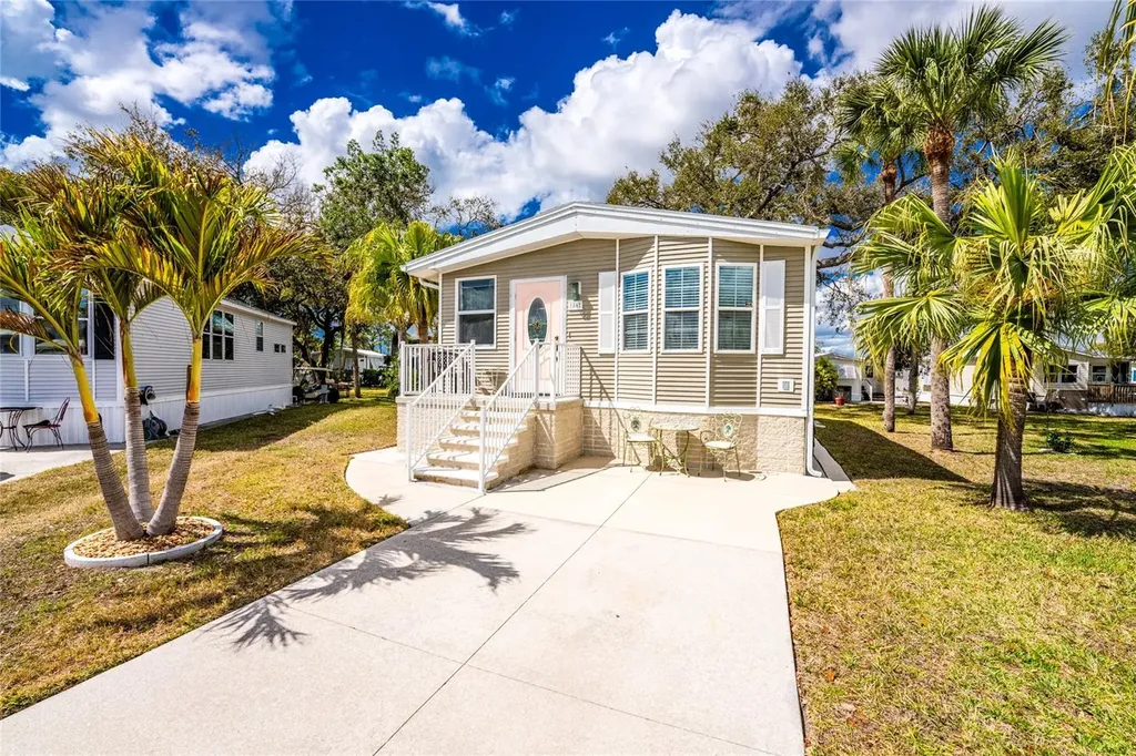 50 Crown Point Drive Nokomis FL 34275