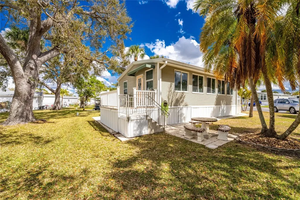 50 Crown Point Drive Nokomis FL 34275