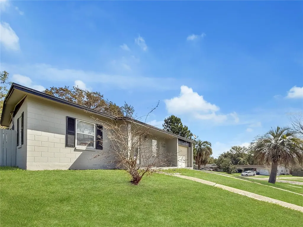 889 W Village Drive Deltona FL 32725