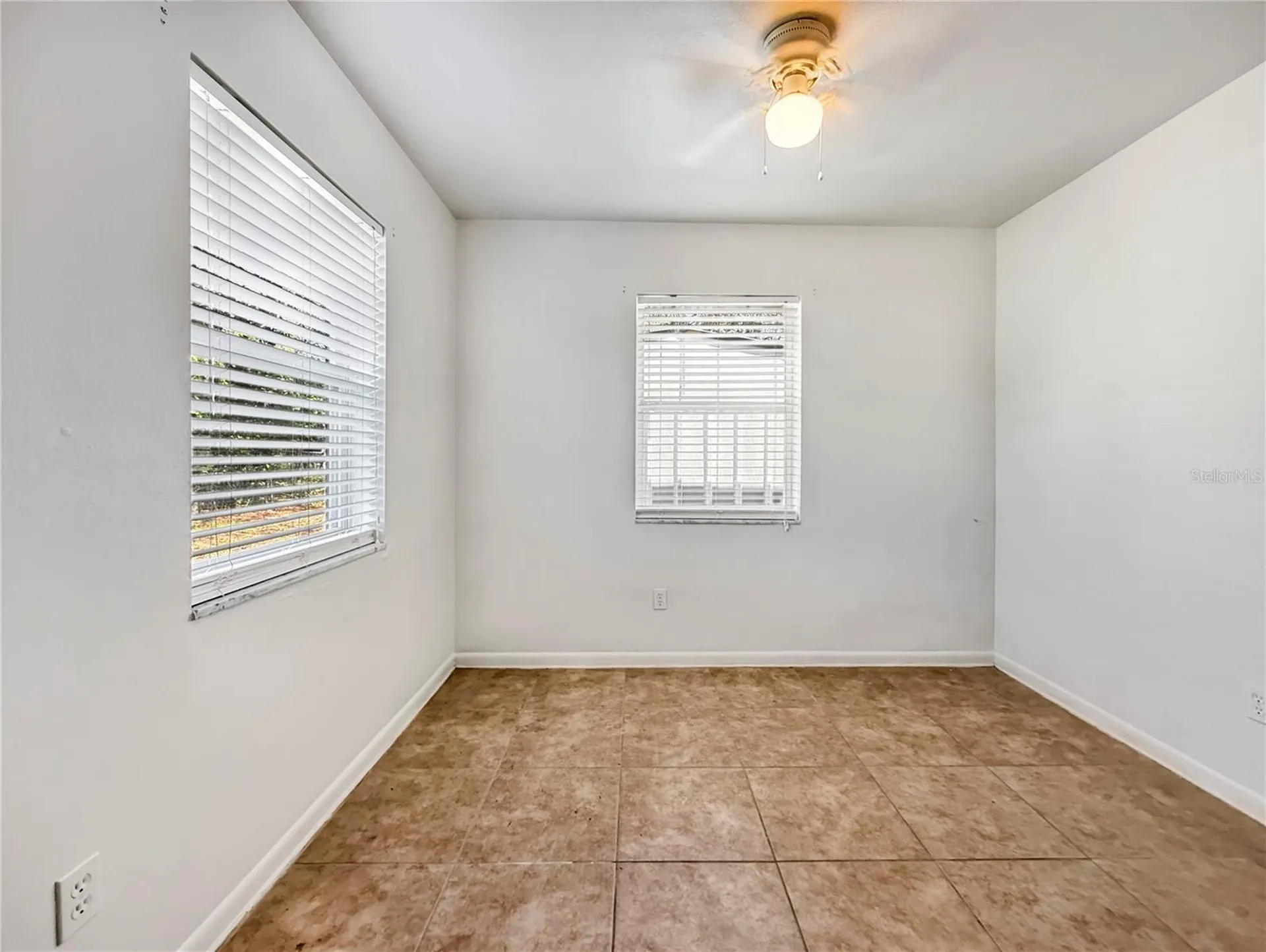 889 W Village Drive Deltona FL 32725
