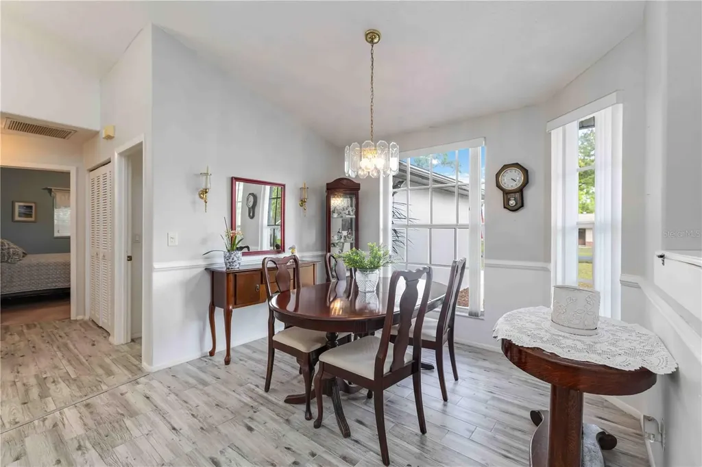 4524 28th Avenue Drive E Bradenton FL 34208